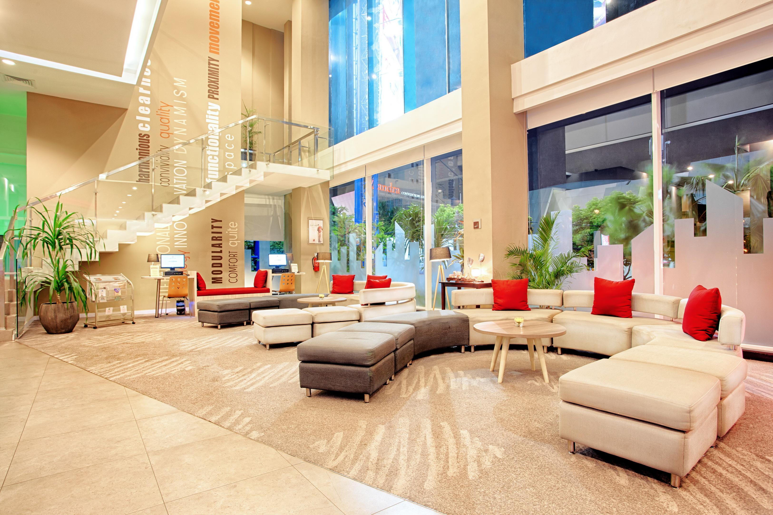 Ibis Surabaya City Center Exterior foto