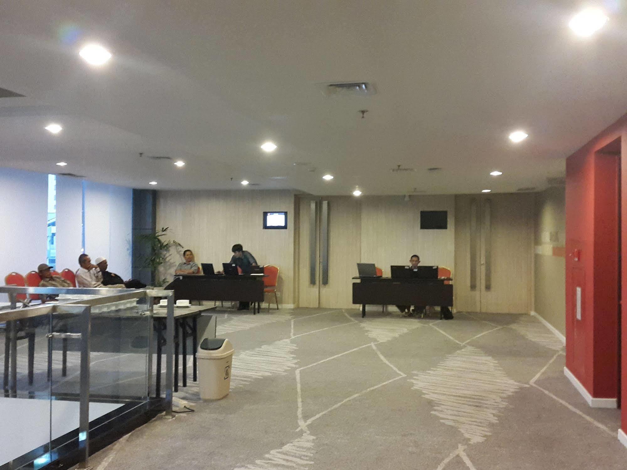 Ibis Surabaya City Center Exterior foto