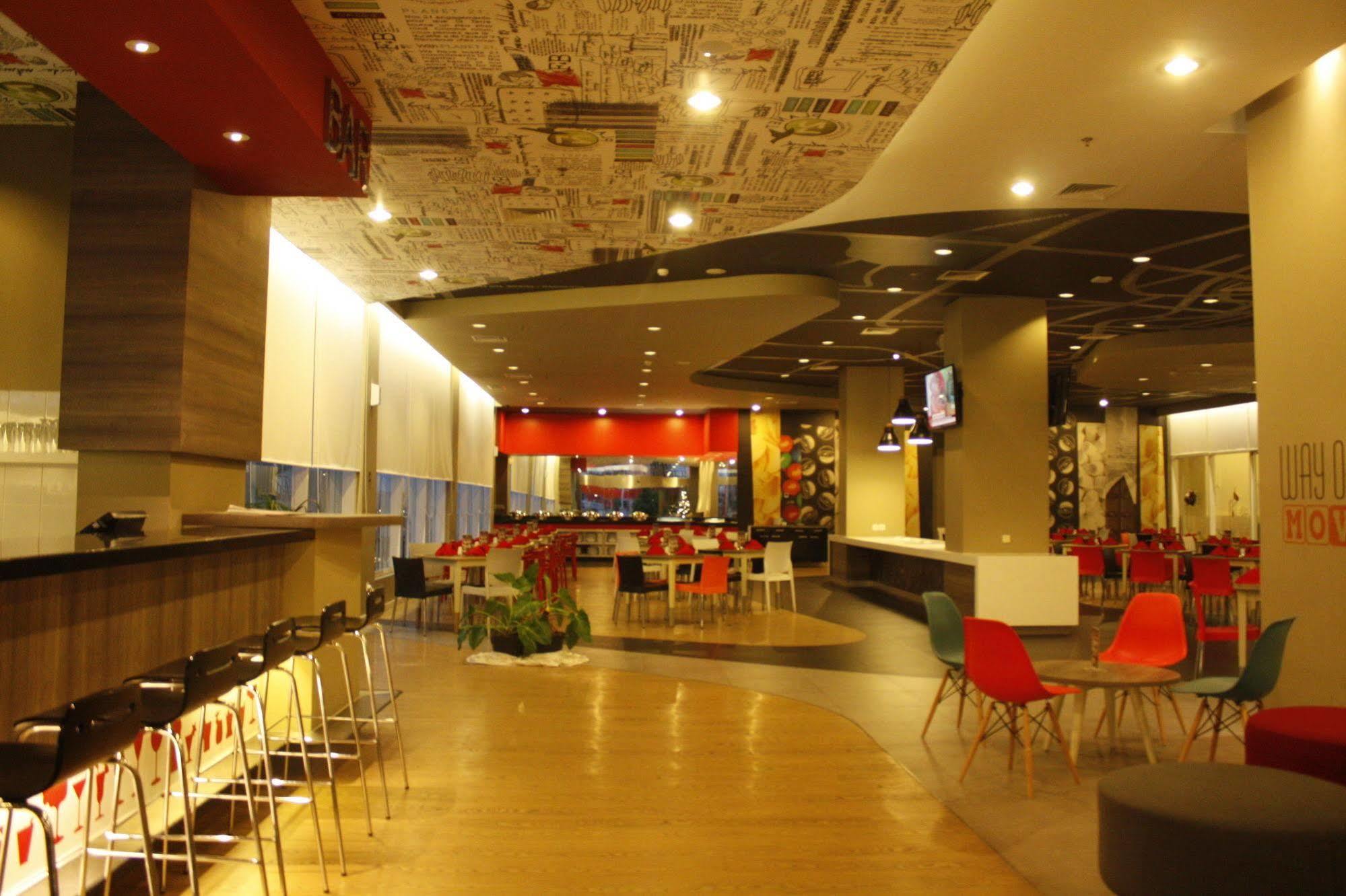 Ibis Surabaya City Center Exterior foto